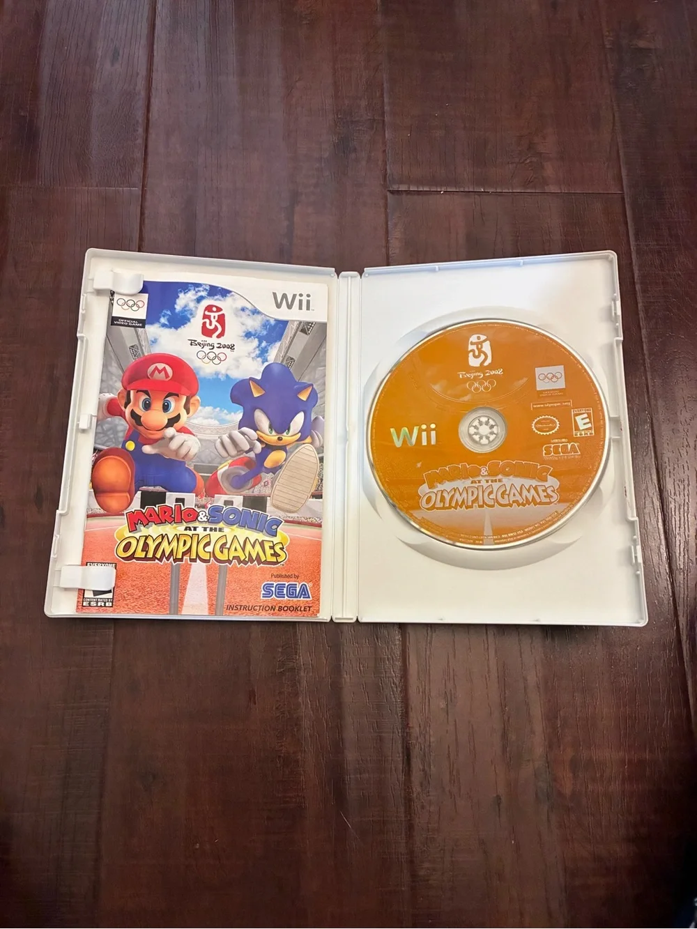 Mario & Sonic at the Olympic Games Beijing 2008 Nintendo Wii w/ Case & Manual